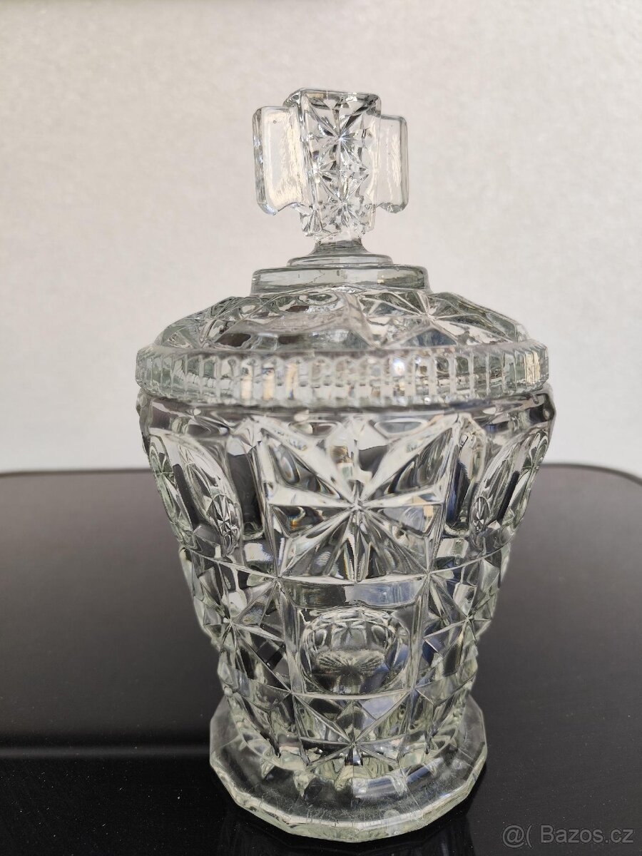 LUXUSNÍ SKLENĚNÁ DÓZA Z BROUŠENÉHO SKLA - 2