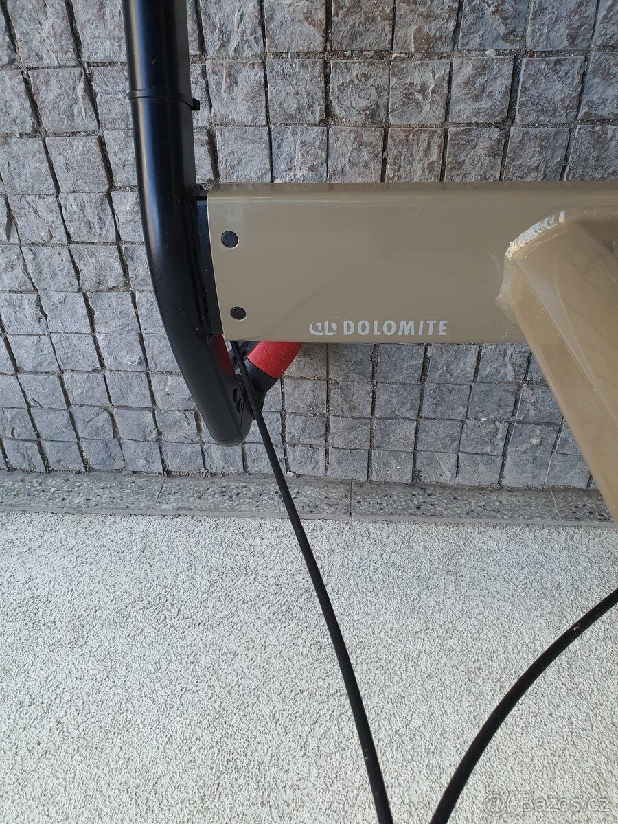 hydraulické zvedací chodítko s brzdami - 2