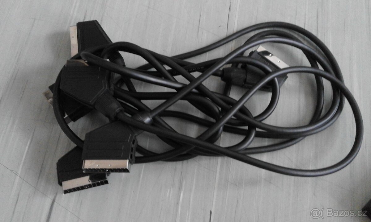 Kabeláže Mix SCART a CINCH , cena za vše - 2