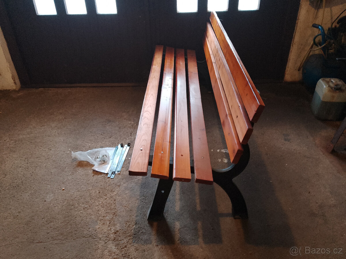 zahradní lavička - 2