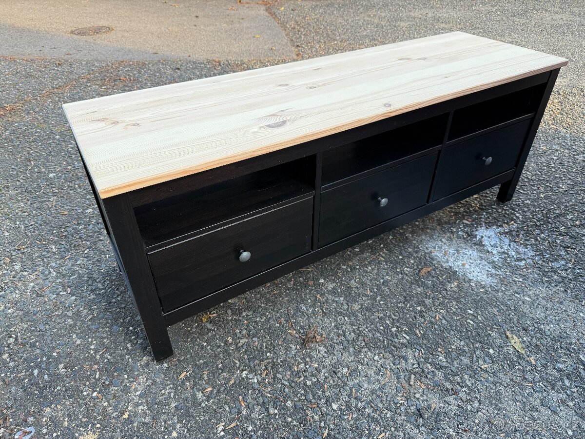 IKEA Hemnes TV stolek - černohnědý - 2