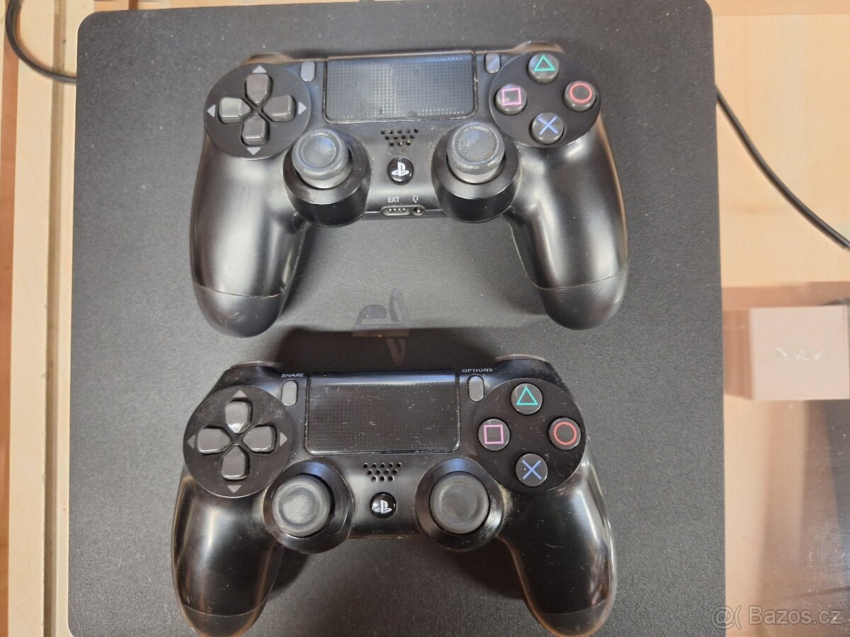 PlayStation 4 Slim 500GB,2 x ovládač - 2
