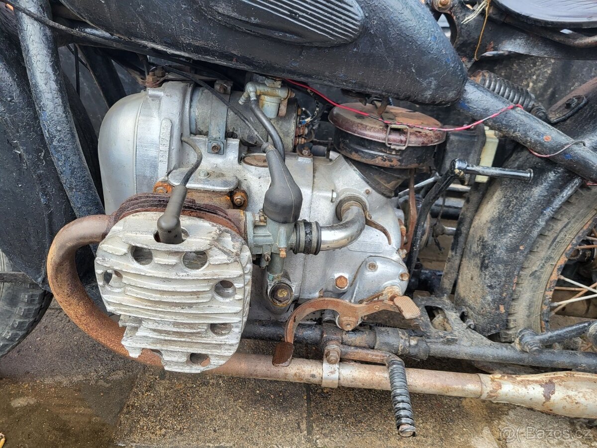 Dněpr,Ural M 72 Kyjevská verze - 2