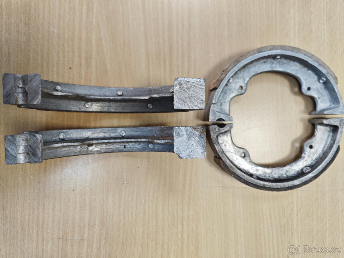 brzdové pakny Jawa 550, 555 včetně obložení - 2