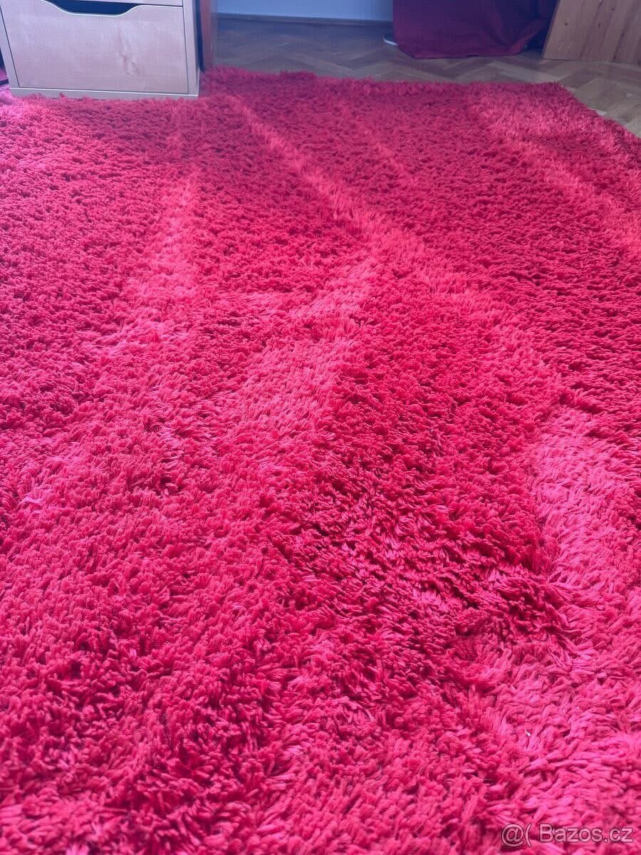 Červený kusový koberec Ikea - 2