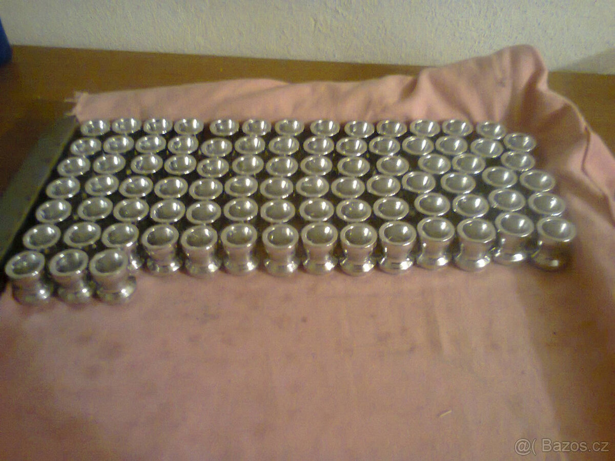 Kule pro předovky a další věci k přebíjení. - 2