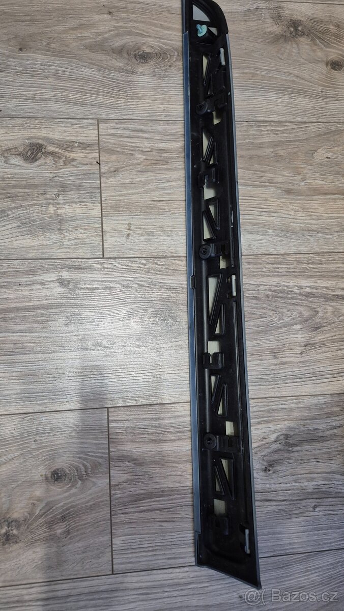 Lišta zadních dveří S-Max E1GJ-24902A - 2