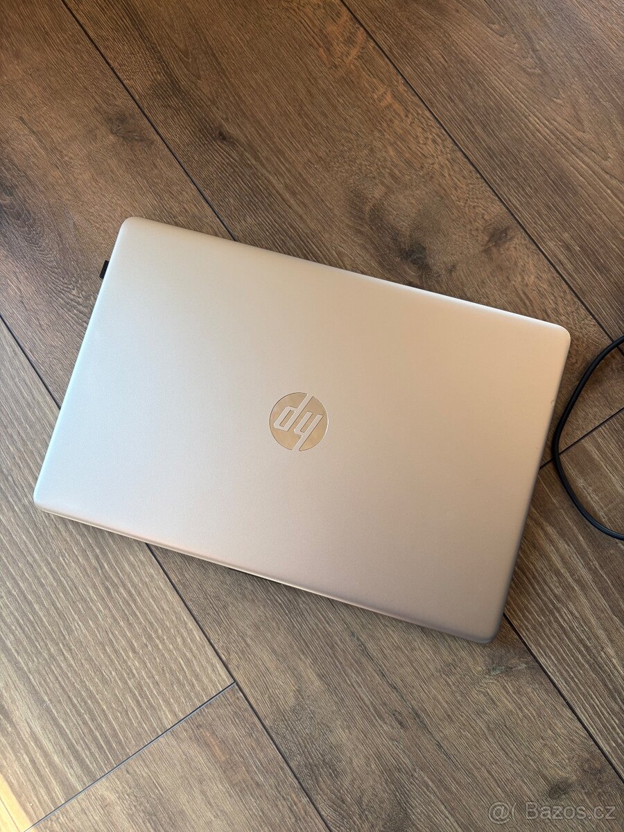 HP 15s-fq1703nc Kancelářský notebook - 2