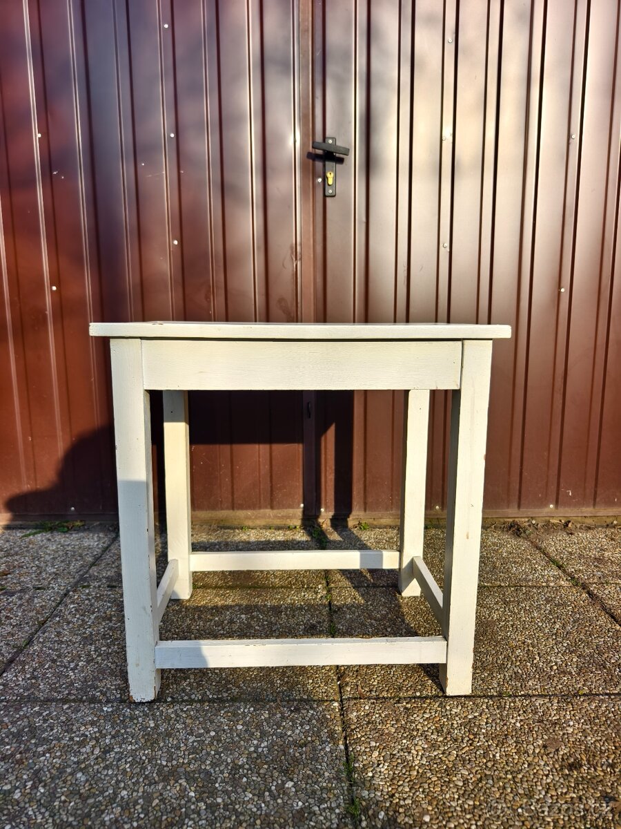 Starožitný stolek masiv - 2