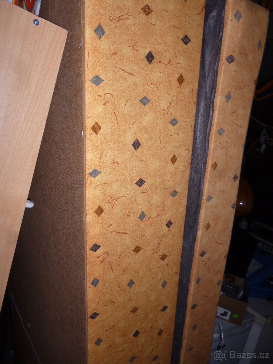 válenda s úložným prostorem - 2