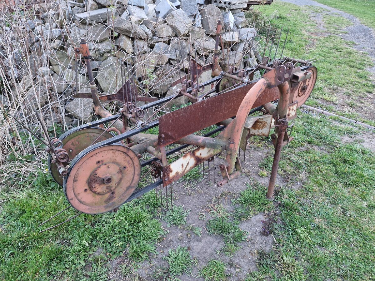 Obraceč a shrnovač sena - 2