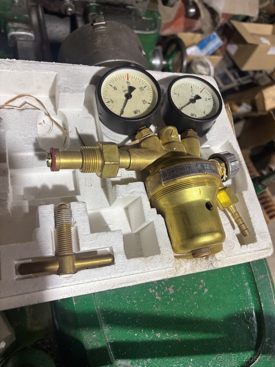 Prodám hodiny acetylén - 2