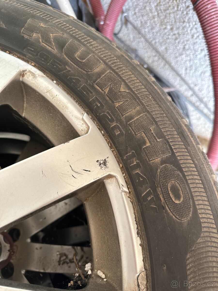 Pneu letni 295/45 R20 114W