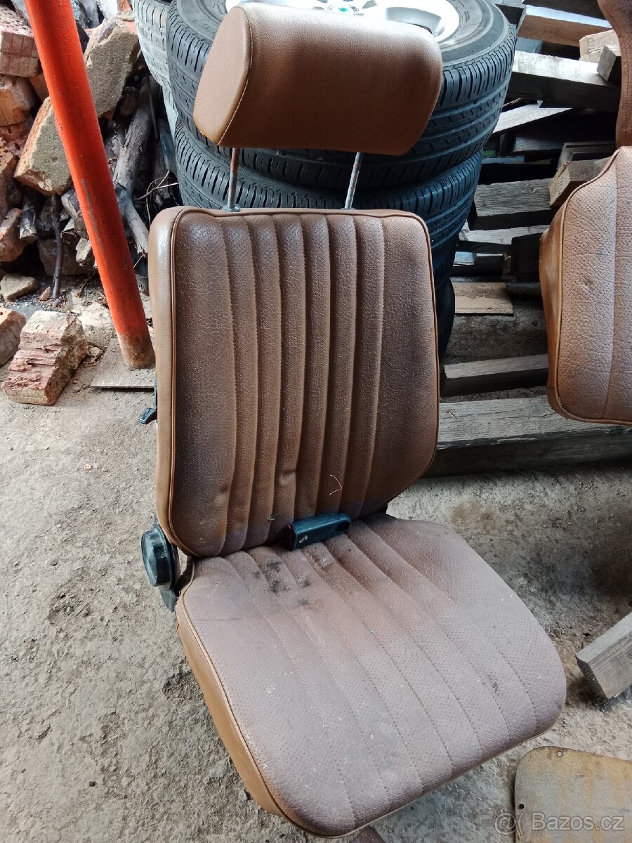 Opel Kadett C (Caravan) sedačky a výfuk - 2