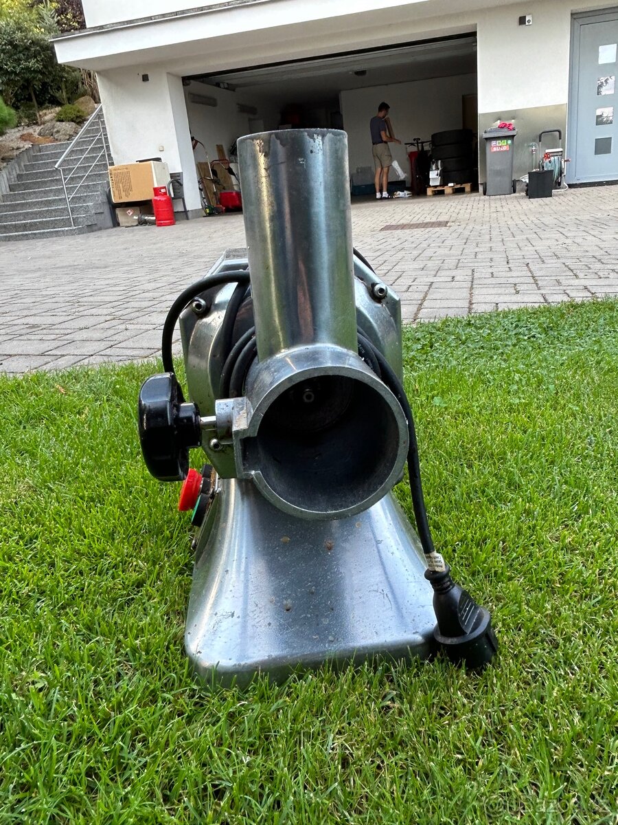 Prodám mlýnek na maso - 2