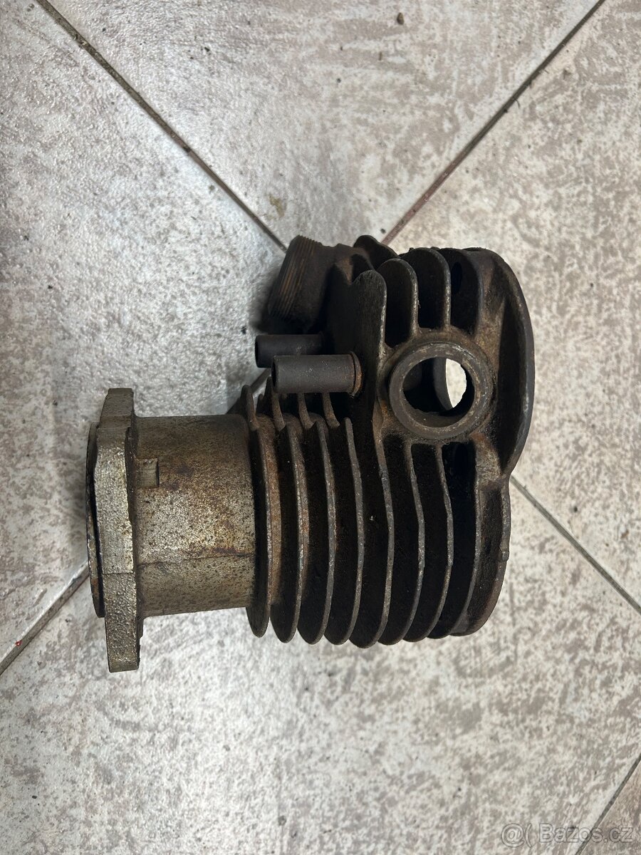 Indian Scout 101 600ccm - válce, písty - 2