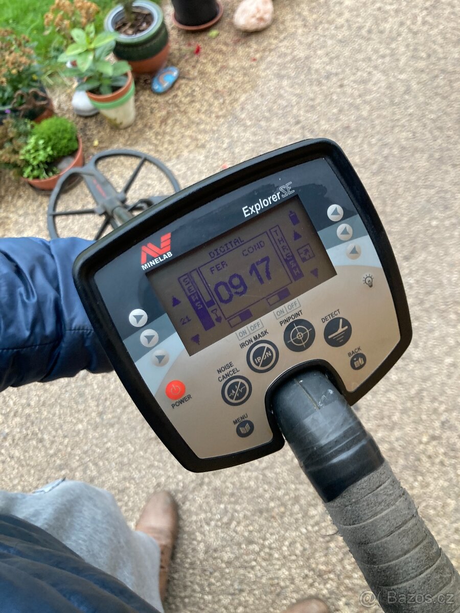 Detektor kovu Minelab Explorer SE profesional - 2