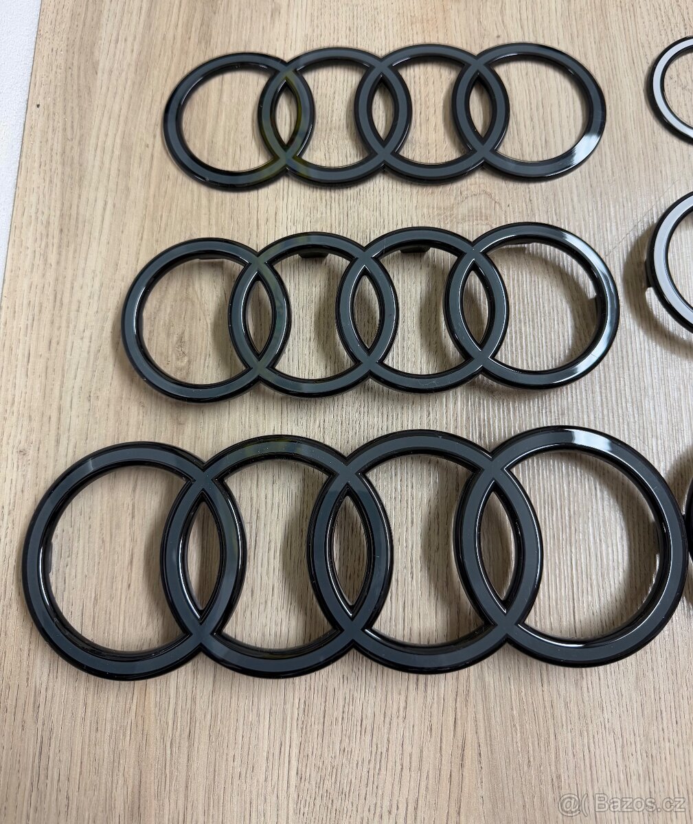 Audi Q7 Q8 logo emblém označení Nové originální - 2