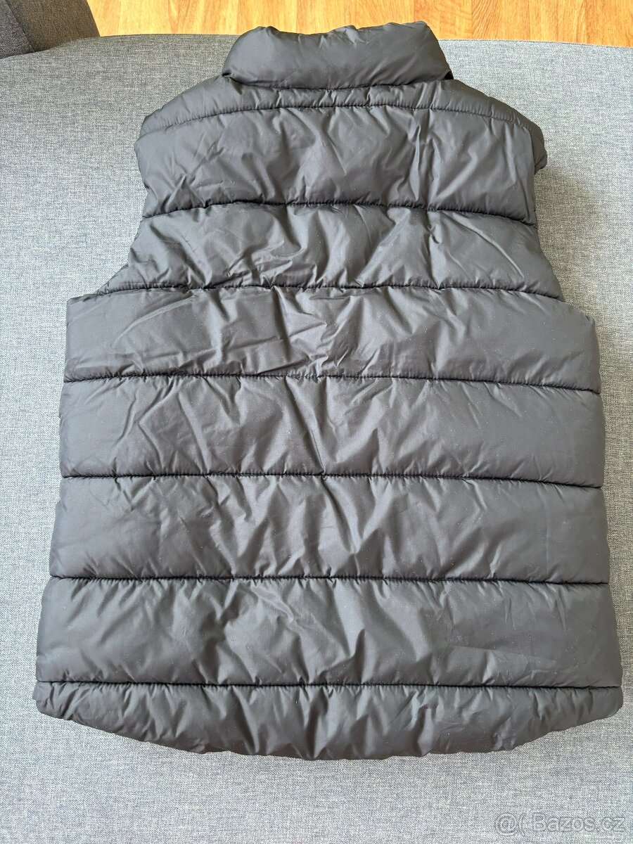 Vesta zn. H&M - vel. 140/146 - 2