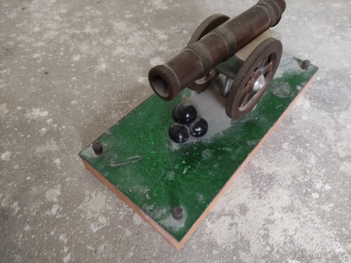 Myslivecká tématika, džbánky atd viz foto - 2