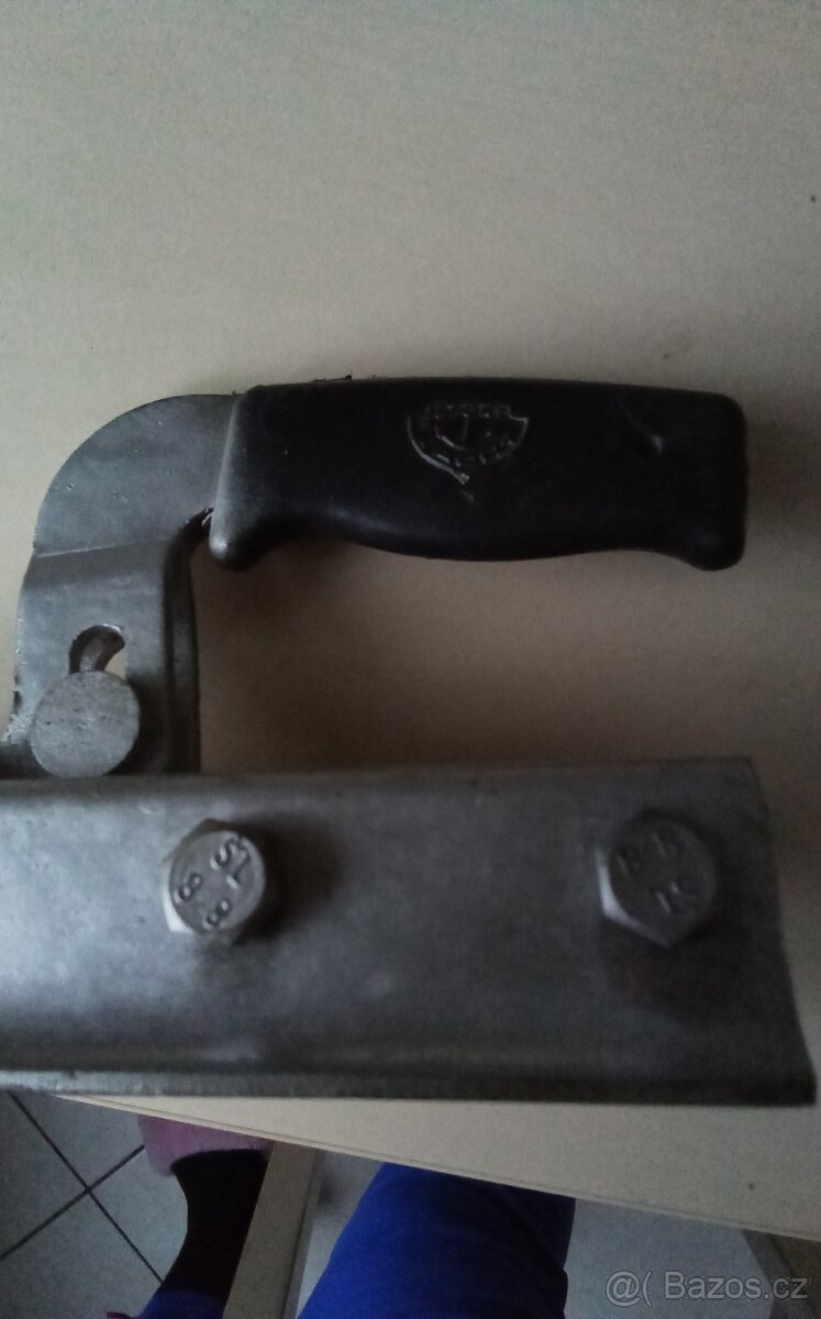 PŘÍVĚSOVÝ KLOUB - 2