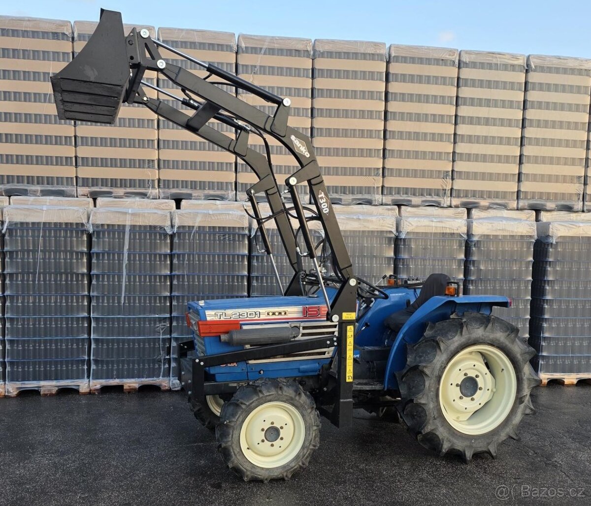 ISEKI TL2301F s čelním nakladačem - 2