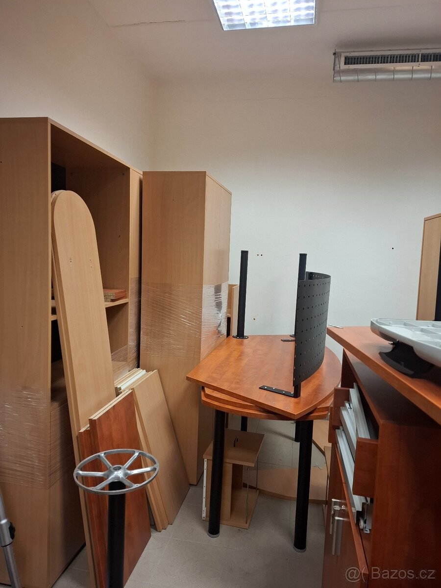 Kancelářský nábytek - 2