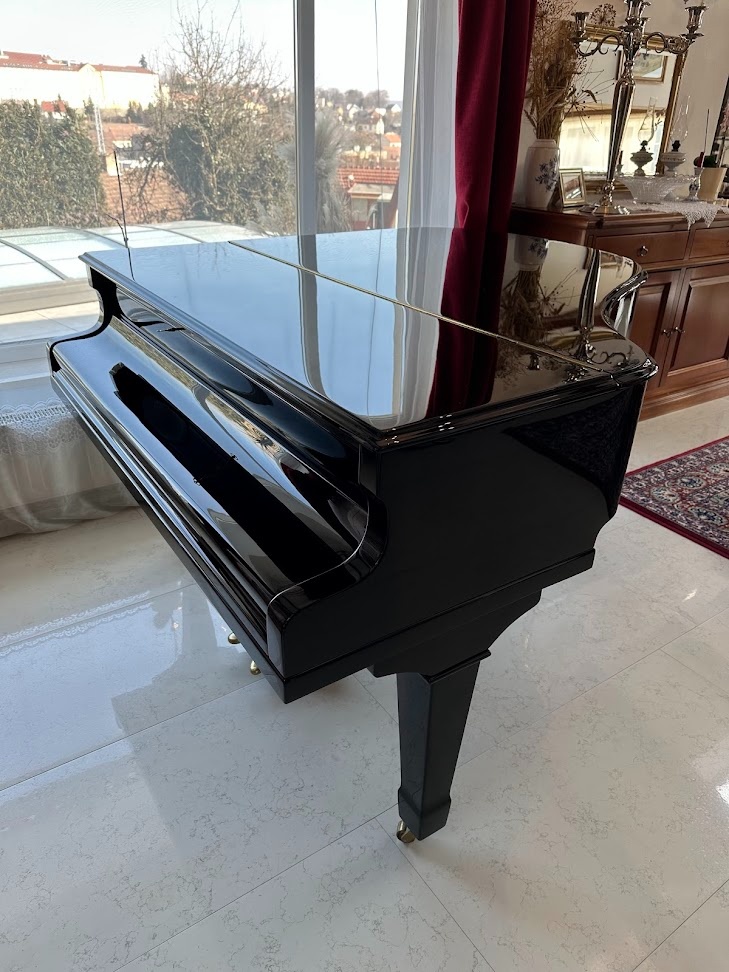 Prodám klavír PETROF - 2