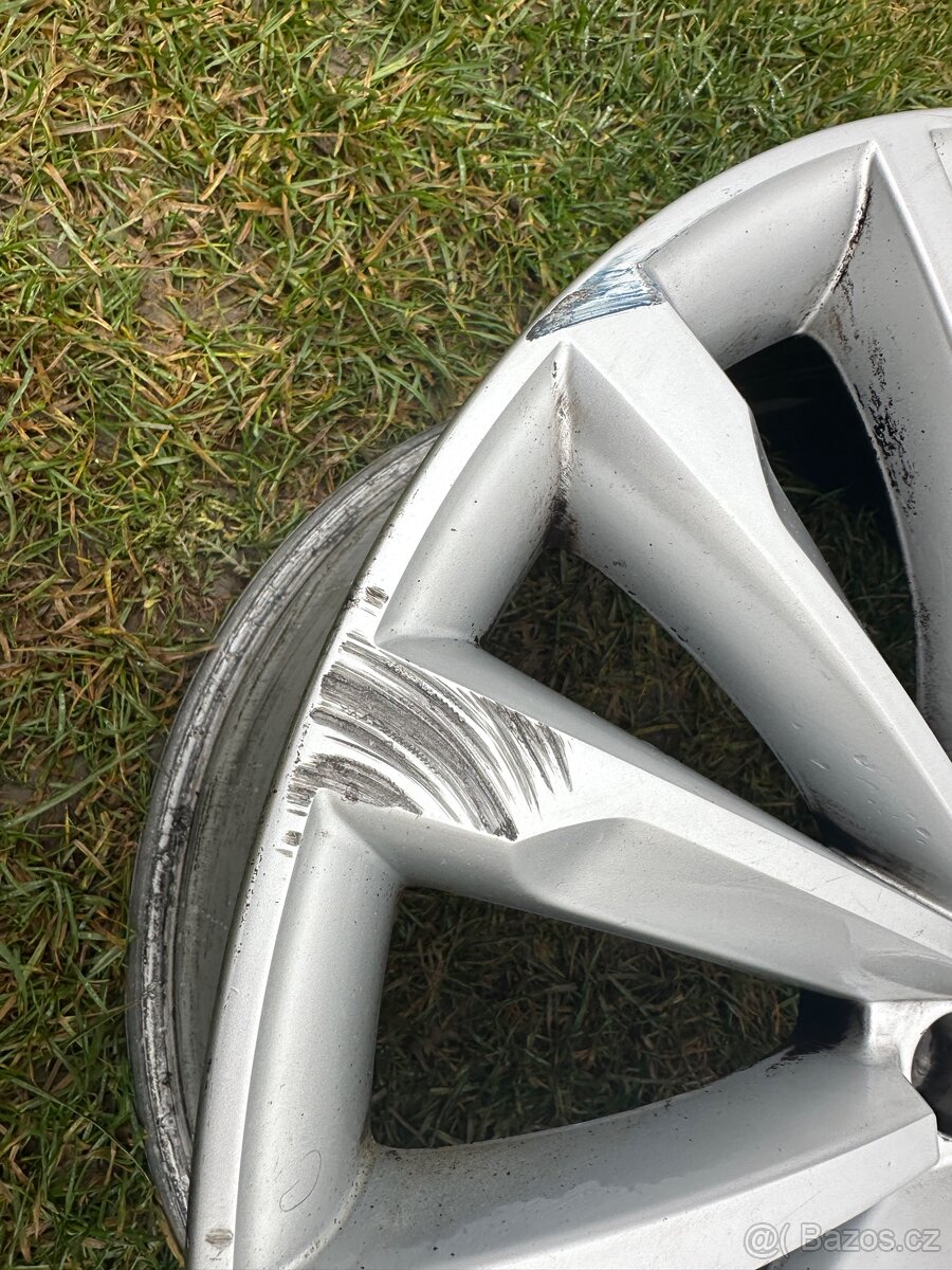 Originální litý disk Škoda Trinity 19" - 2