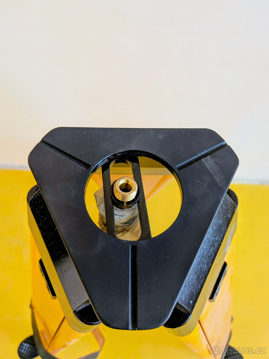 Geodetický stativ - 2