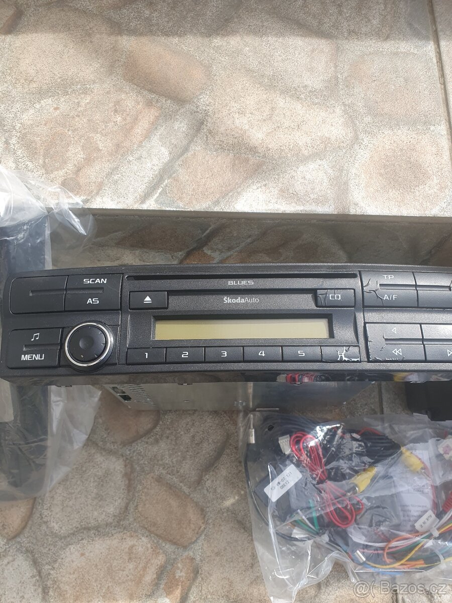 Radio skoda + ram.aredukce - 2