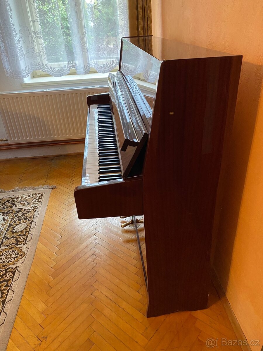 PETROF pianino - 2