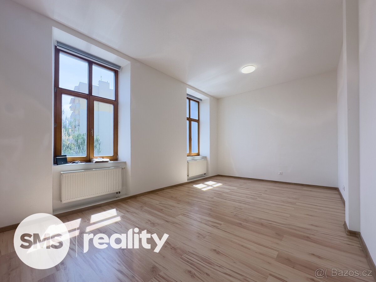 Krásný byt 2+kk k dlouhodobému pronájmu – kousek od centra O - 2