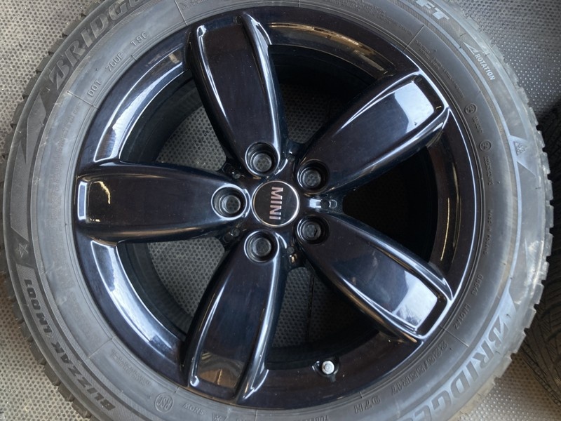 Alu MINI COUNTRYMAN F60 5x112 zimní BRIDGESTONE 225/55R17 - 2
