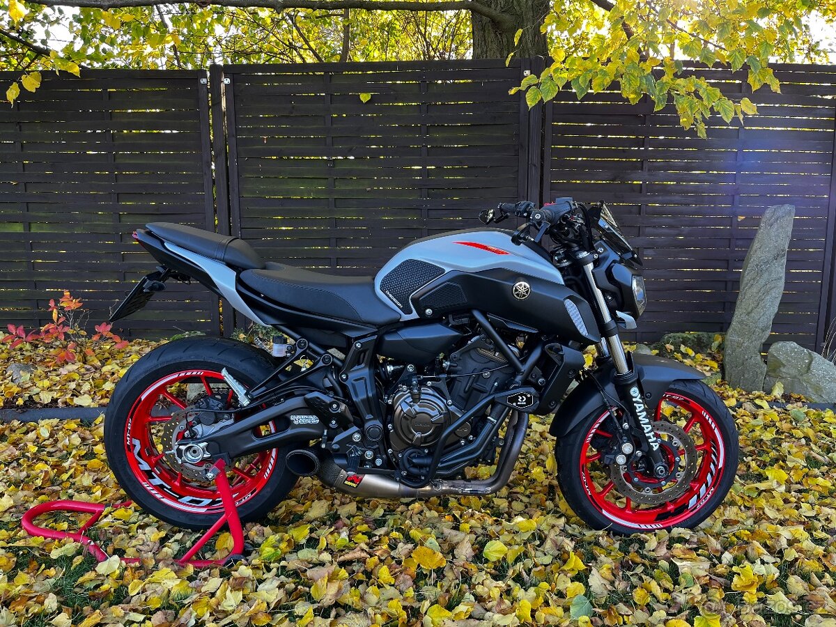 Yamaha MT-07 - 2