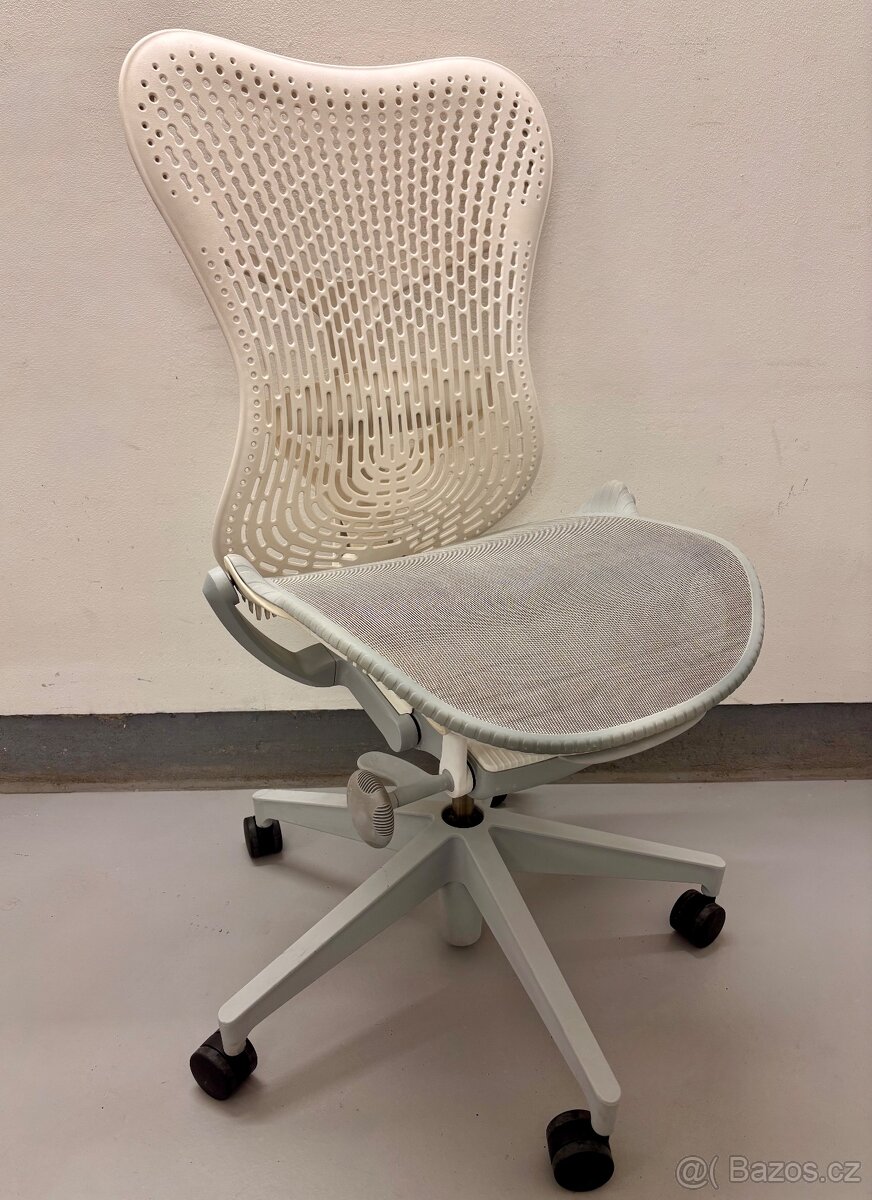 Kancelářská židle Herman Miller Mirra 2 - 2