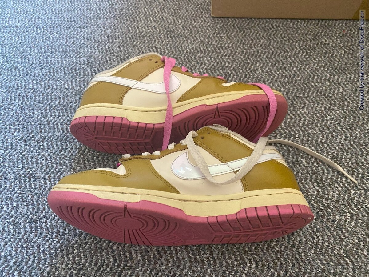 Boty NIKE DUNK W LOSE brozne/coconut velikost 38 - 2