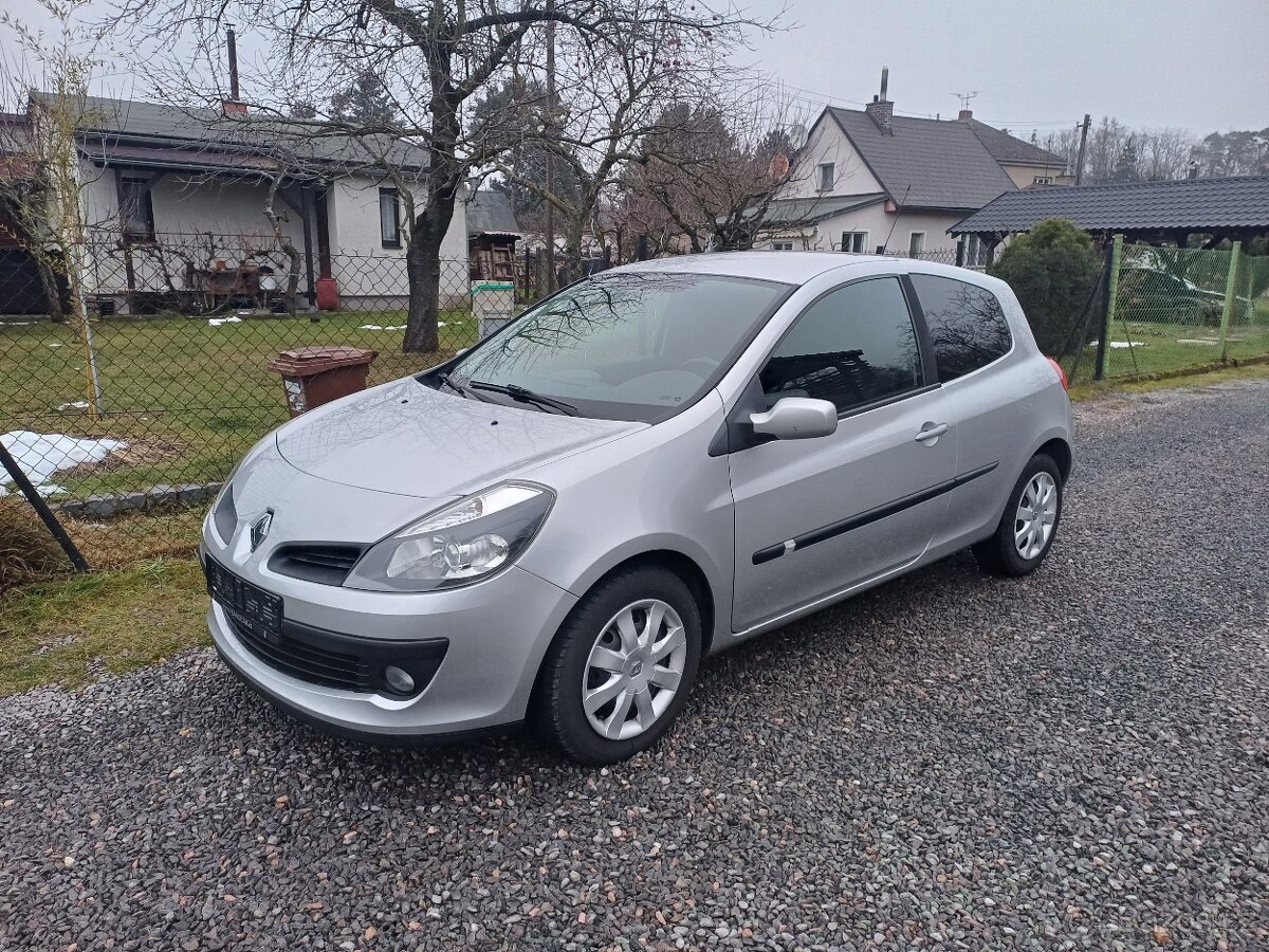 Renault Clio FACELIFT 1.6 16V 135396km. - 2
