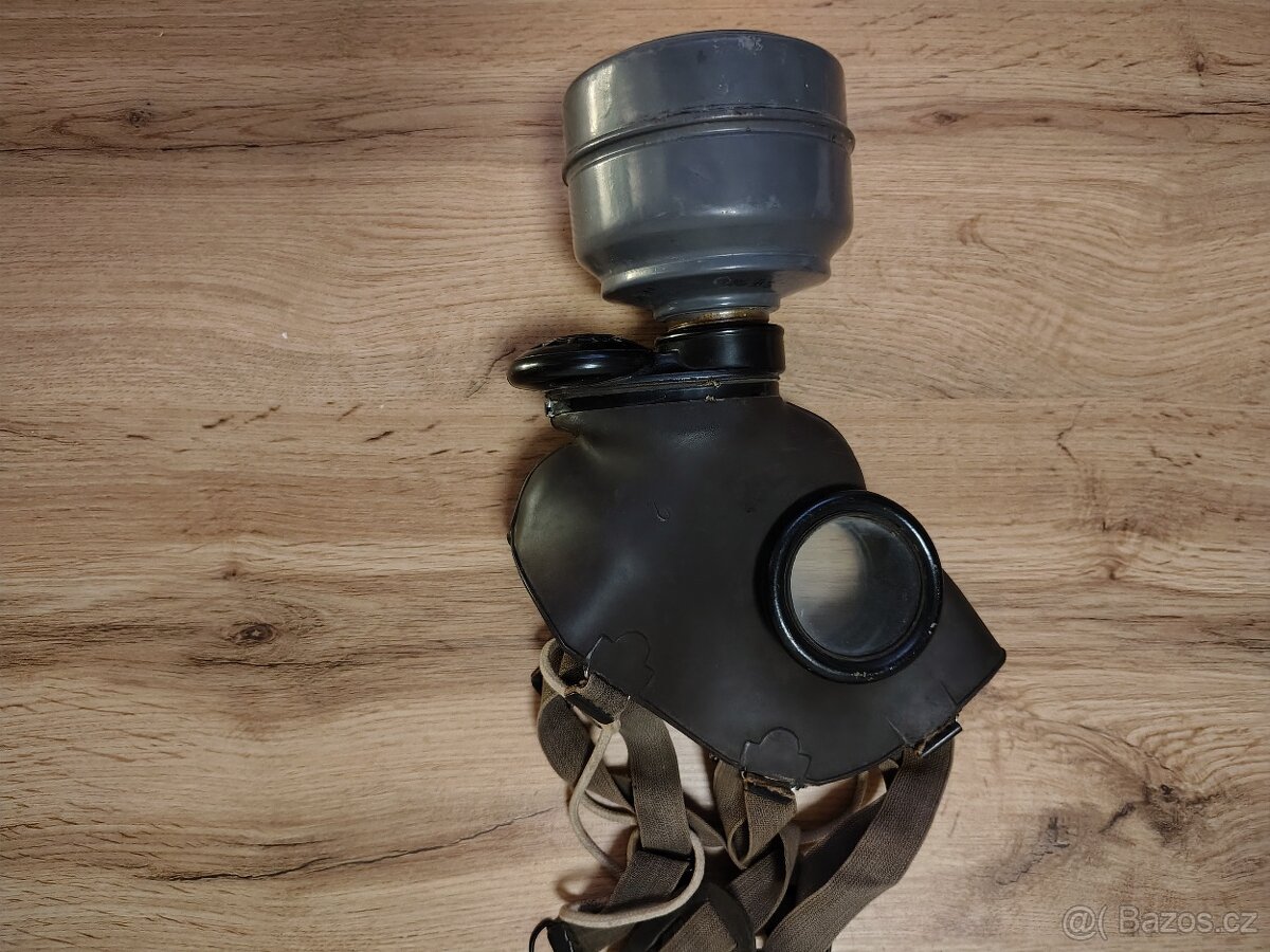 Plynová Maska s Filtrem. - 2