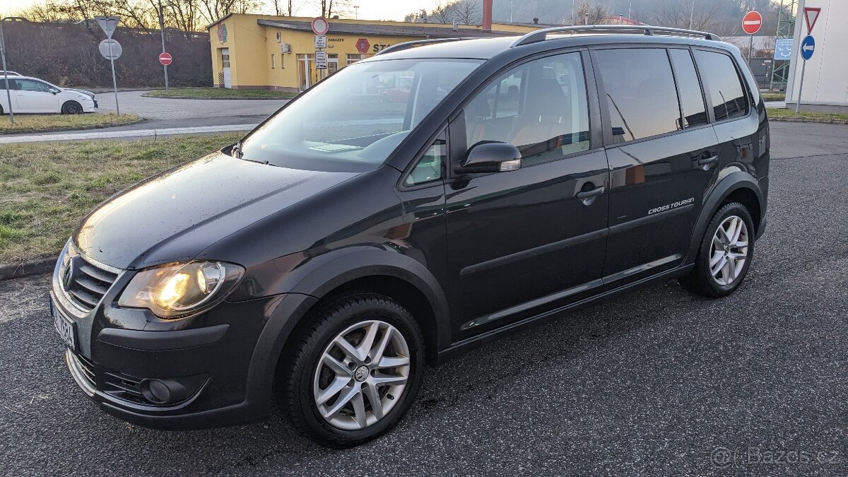 Volkswagen Touran 2.0 TDi Cross 103 kW 7MÍST, RV 4/2008 - 2