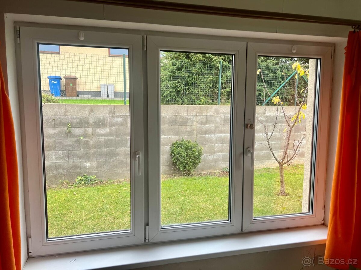 Plastové trojkřídlé okno - 2