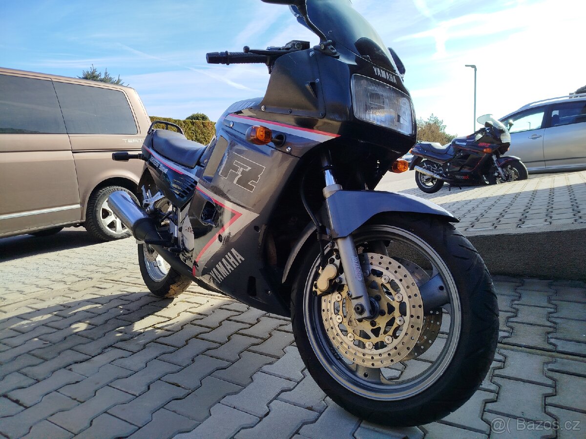 Yamaha FZ 750 - 2
