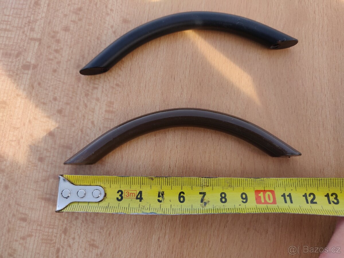 Kovové úchytky na nábytek, madla - 2