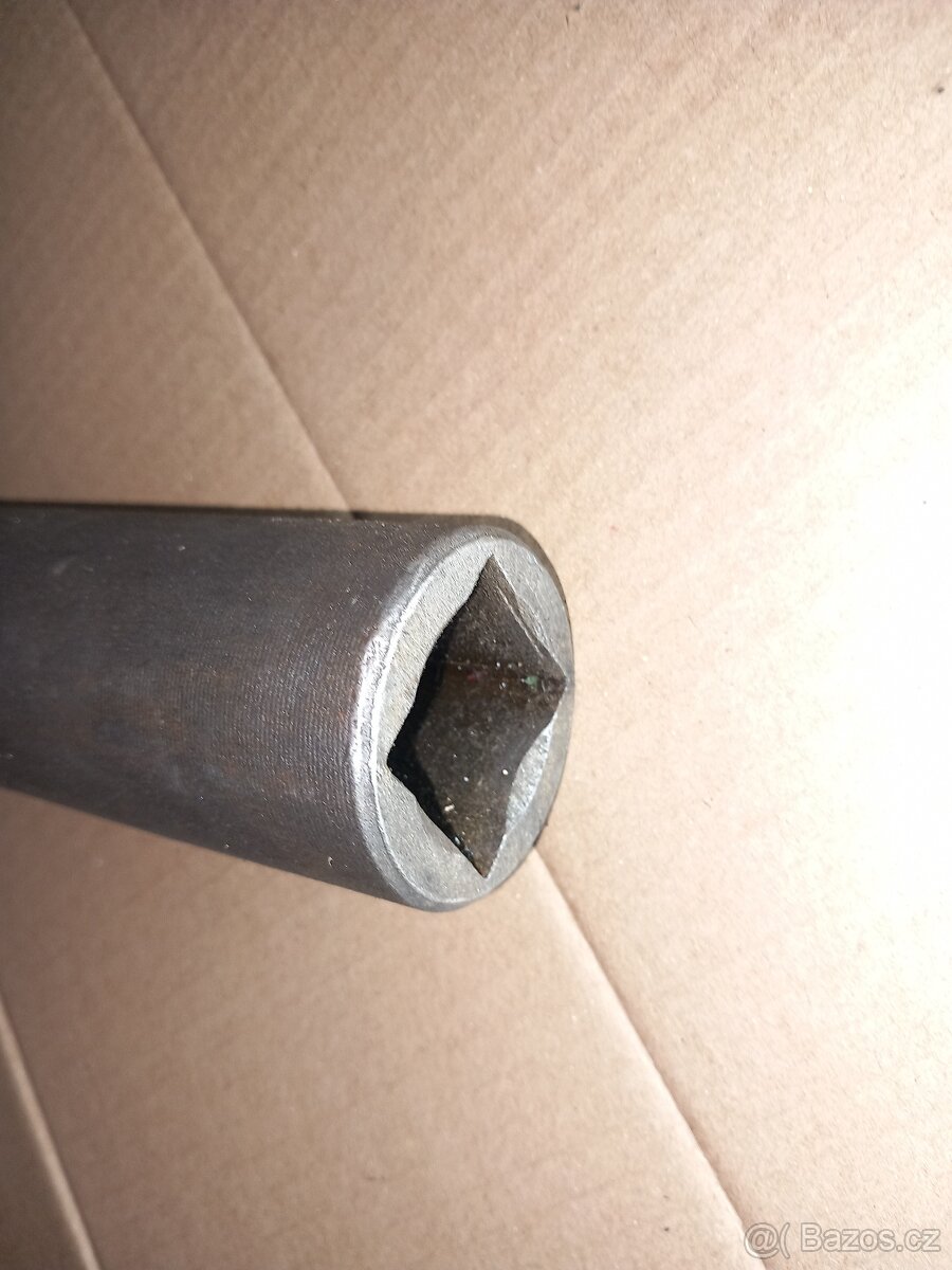 4-HRANNÝ KLÍČ 27, 19, 17 NA SOUSTRUH - 2