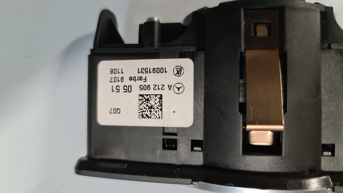 Spináč LED SVĚTEL Mercedes A2129050551 - 2