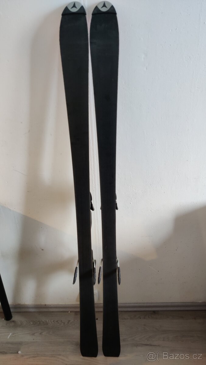Sjezdové lyže Atomic - 2