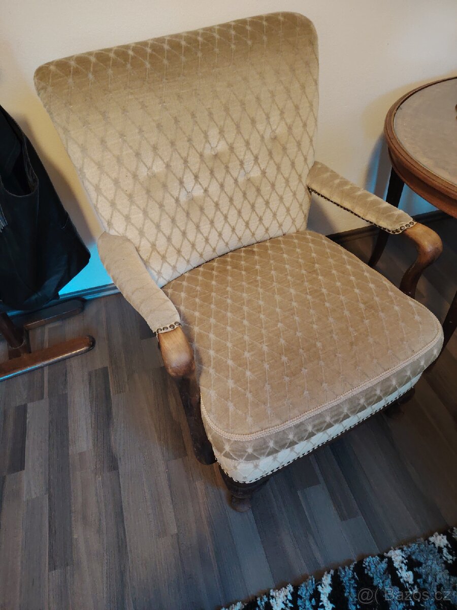 Křeslo - 2