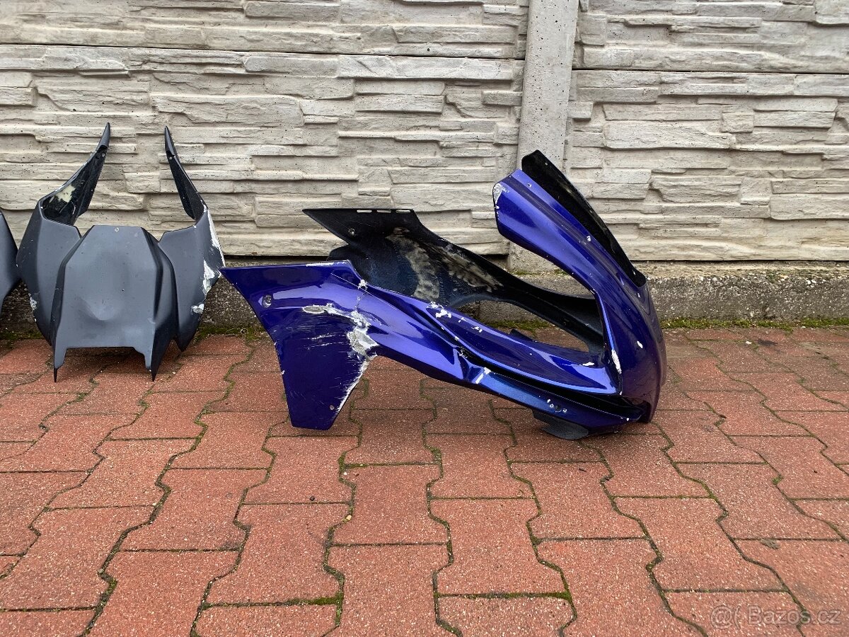 YAMAHA R1 - 2