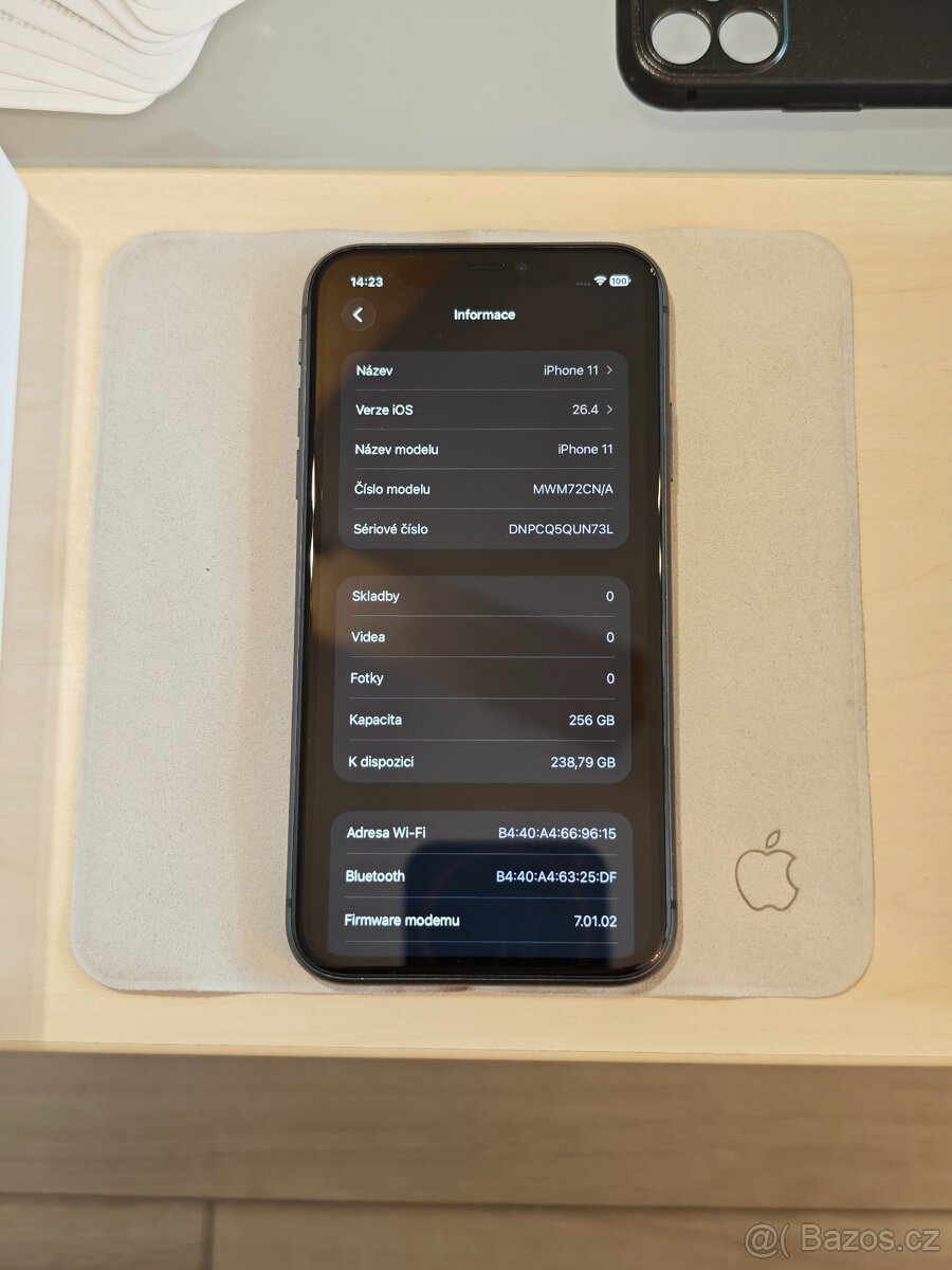 Apple iPhone 11 256 GB, černý - 2