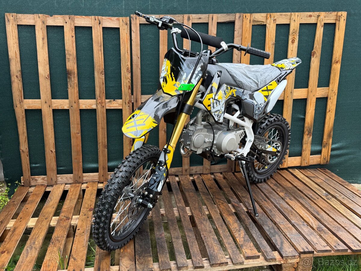 Pitbike 125ccm4T kola 17”x14” Poloautomat C104